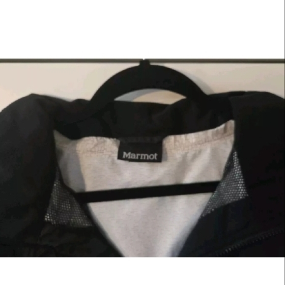 Marmot Light Weight Black Hooded Jacket - Picture 5 of 8